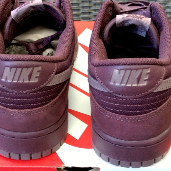 Nike Dunk Low Retro PRM - Picture 9 of 9